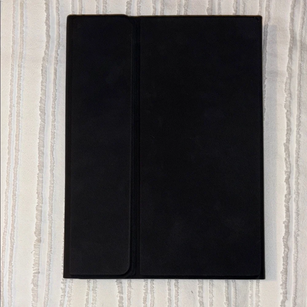 iPad 10.2” Case w/ keyboard 7th Gen Black